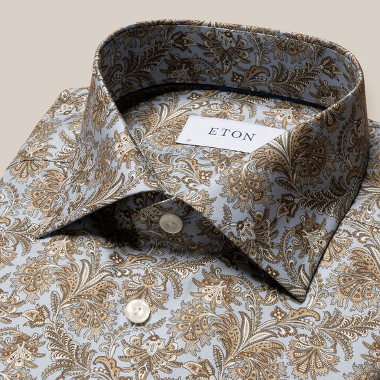 Blomstret Eton skjorte i Lyseblå og brun