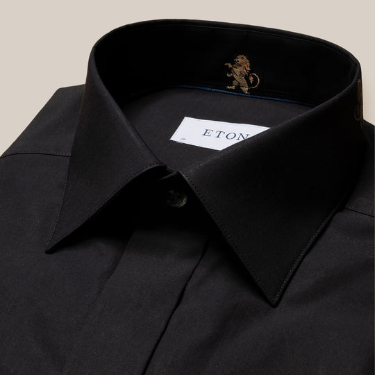 Sort Eton herreskjorte med løvemotiv og skjult front