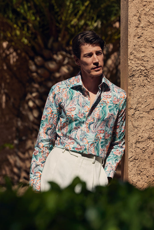 Multiprintet Eton herreskjorte med storer Papegøjer og cut-away krave