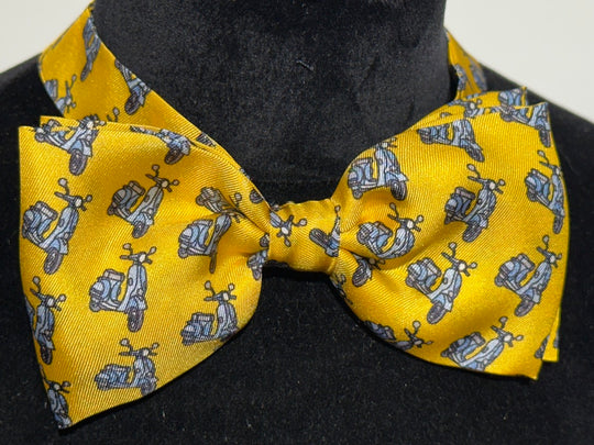 Gul med Lyseblå med Vespa Scooter