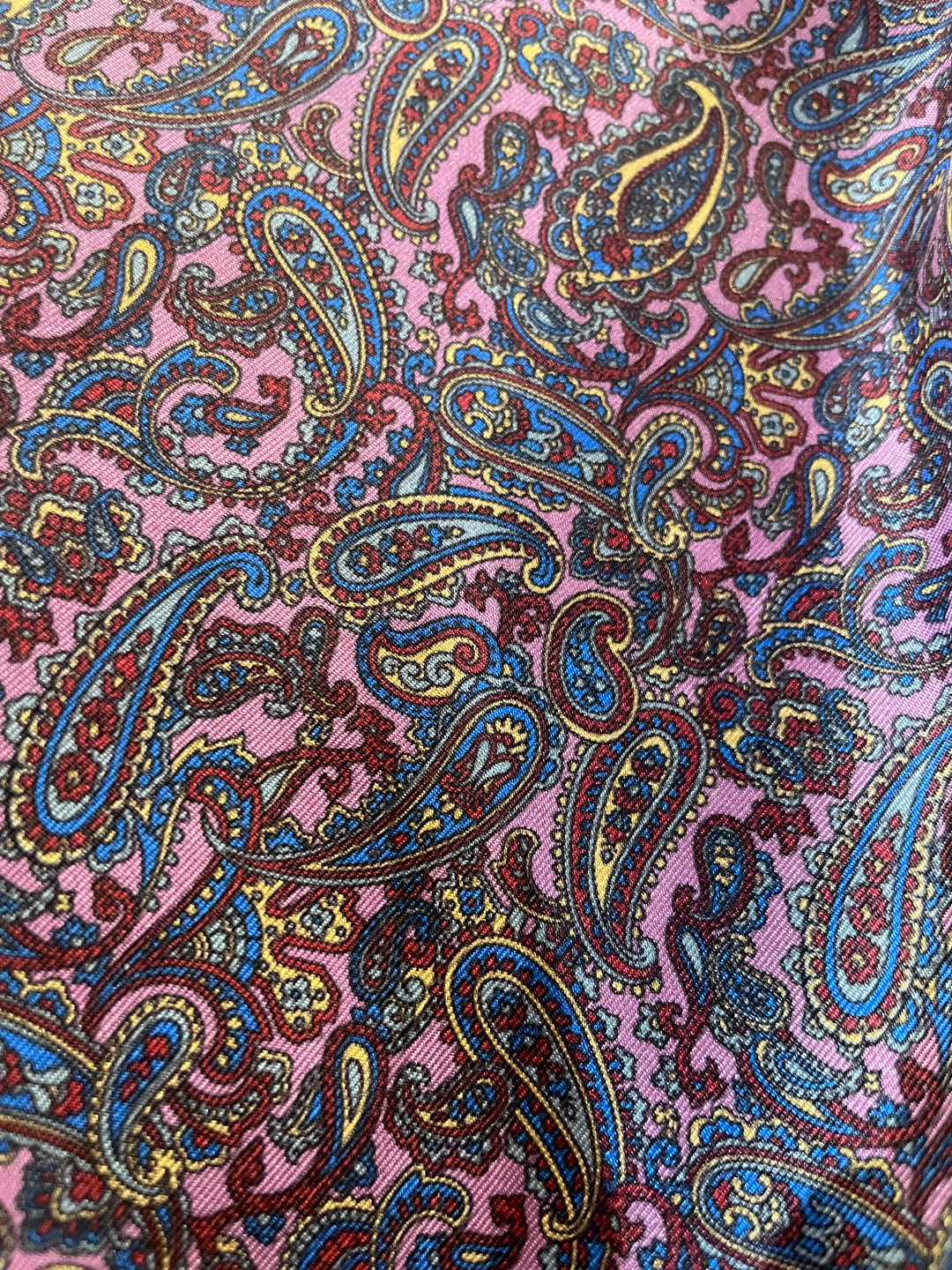 Charmeklud Lilla og bordo Paisley med bordo kant