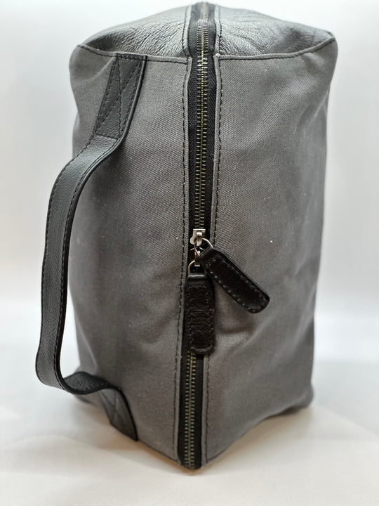 Toilettaske i Sort kalveskind og Grå Canvas