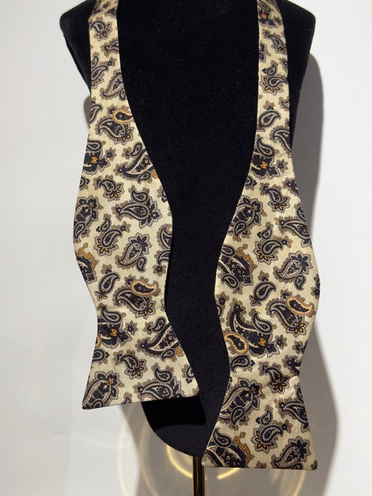 Beige med Sort og orange Paisley