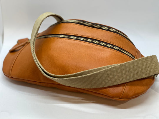 Crossbody i cognac kalveskind