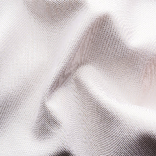 Off-White Herreskjorte med struktur og Cutaway krave