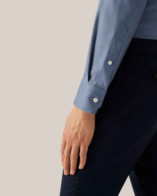 Eton herreskjorte i blå Tencel med cutaway krave og hvide knapper