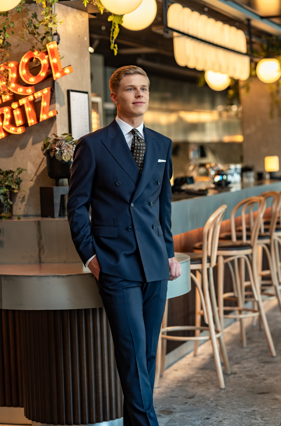 Dobbeltraddet jakkesæt YALE Blue slim fit i italiensk 100% uld fra Marzotto