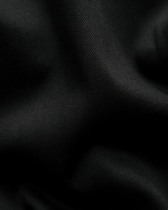 Sort Eton smokingskjorte med synlige knapper og smalle plisseringer - Contemp. Fit