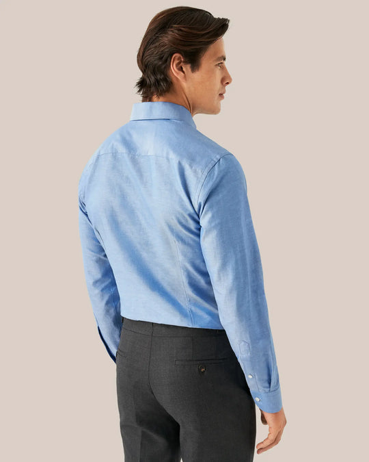 Lyseblå Eton skjorte i hør og cutaway krave