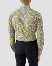 Herreskjorte i sommerligt paisleymønster og Cutaway krave