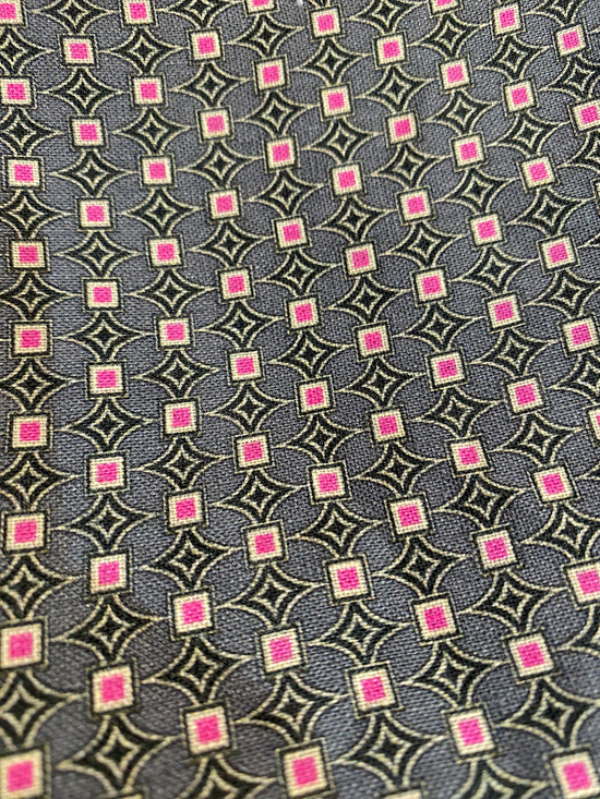 Neckertie - Grå med Pink kant og pink firkanter