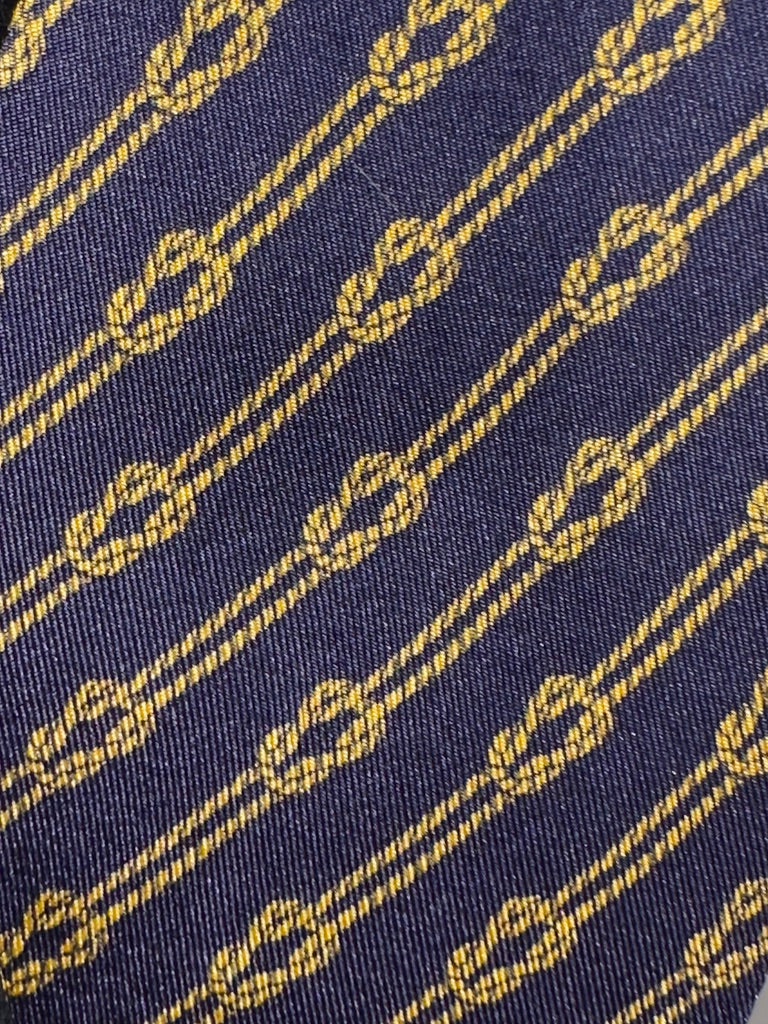 Navy med Gyldent Knobmønster