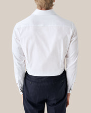 Hvid Eton herreskjorte med kontrast i knapper, krave og manchetter