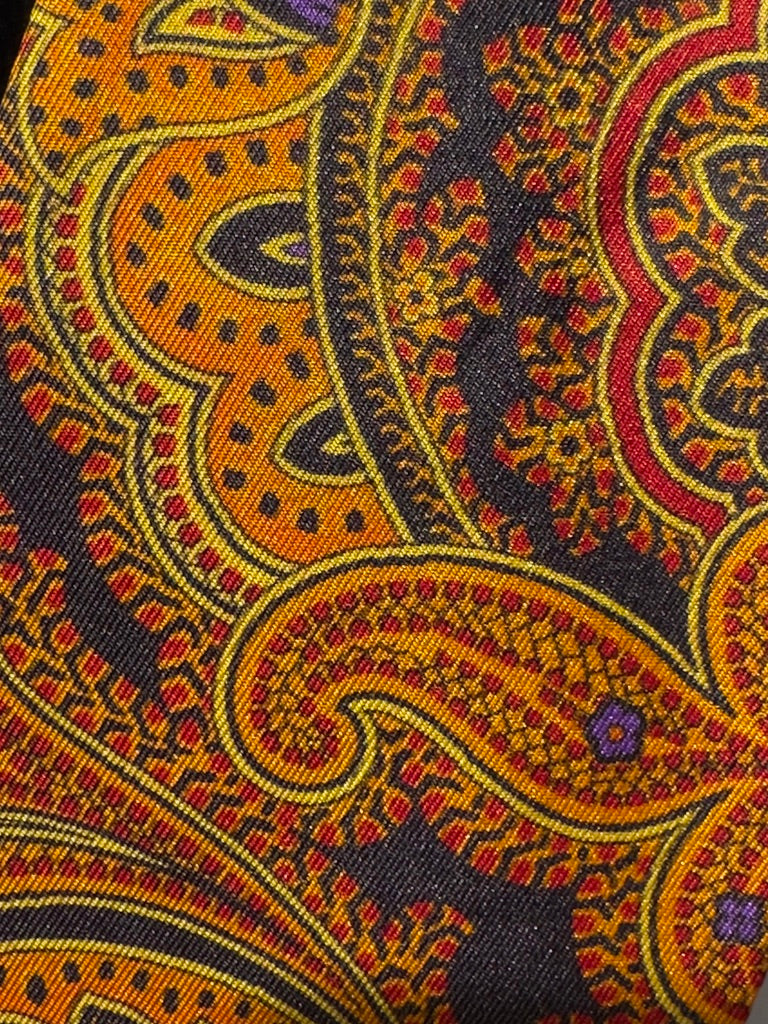 Orange og rødlig med stor Paisley