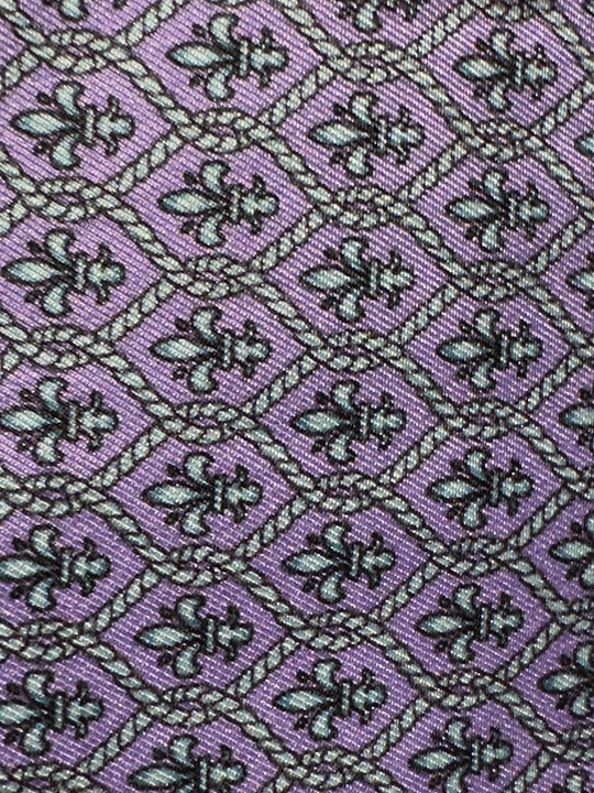 Lyslilla med Fleur de Lis