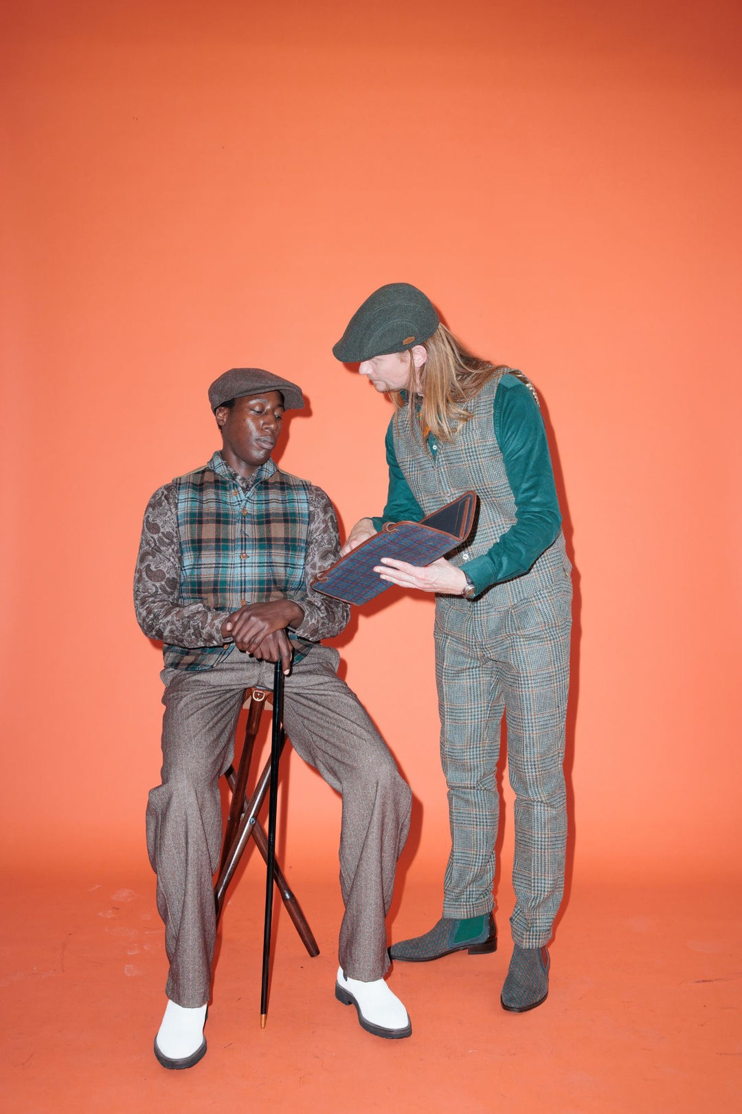 Stribet Overshirtjakkesæt i brunt tweed med orange striber i 100% bomuld