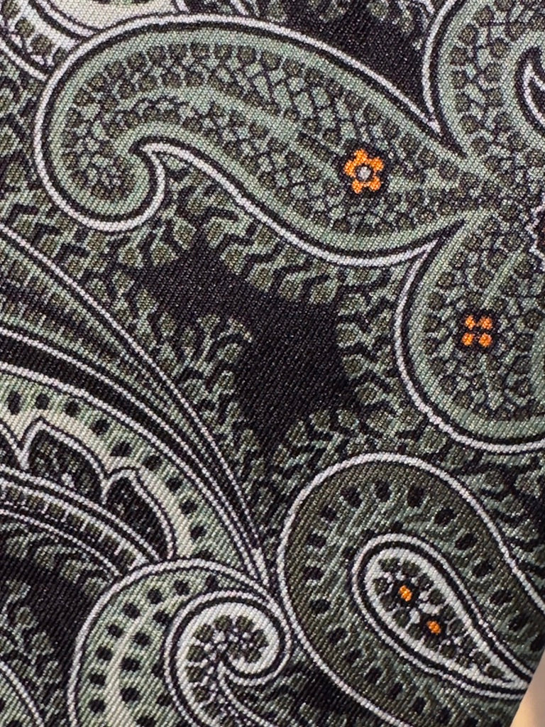 Lysegrøn med stor sort Paisley
