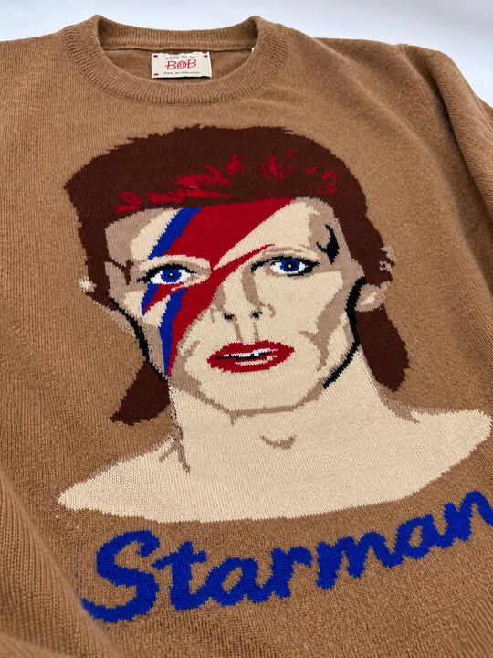 Camel striktrøje med indstrikket David Bowie-motiv