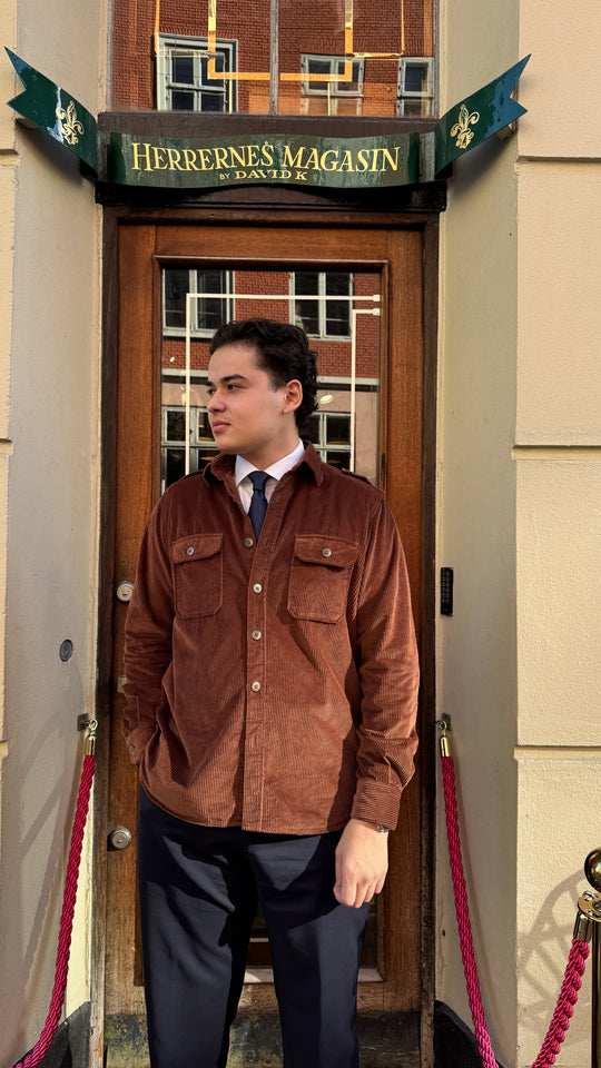 fløjels overshirtskjortre 100% bomuld i brun