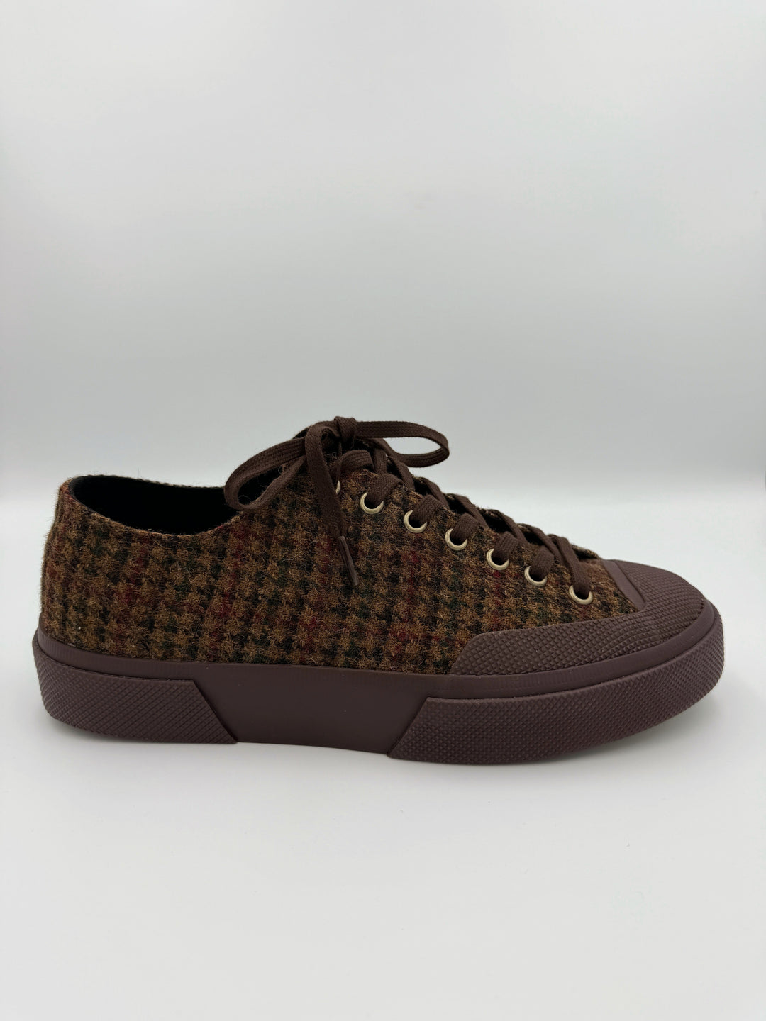 Brun patchwork herrersneaker i uld-tweed med sildebensmønster