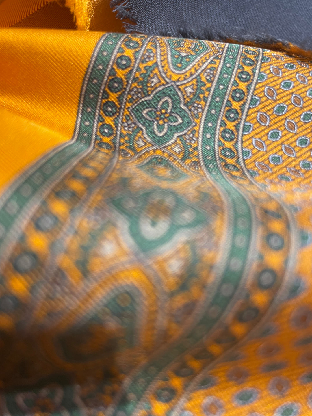 Orange uld/silke halstørklæde i birdseye-mønster