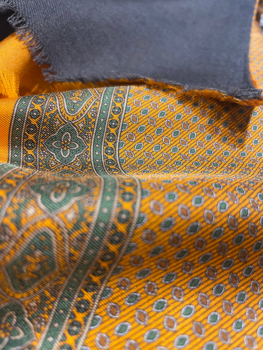 Orange uld/silke halstørklæde i birdseye-mønster