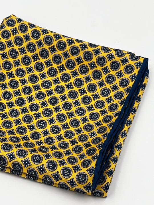 Gul neckertie med blå mosaik blomster