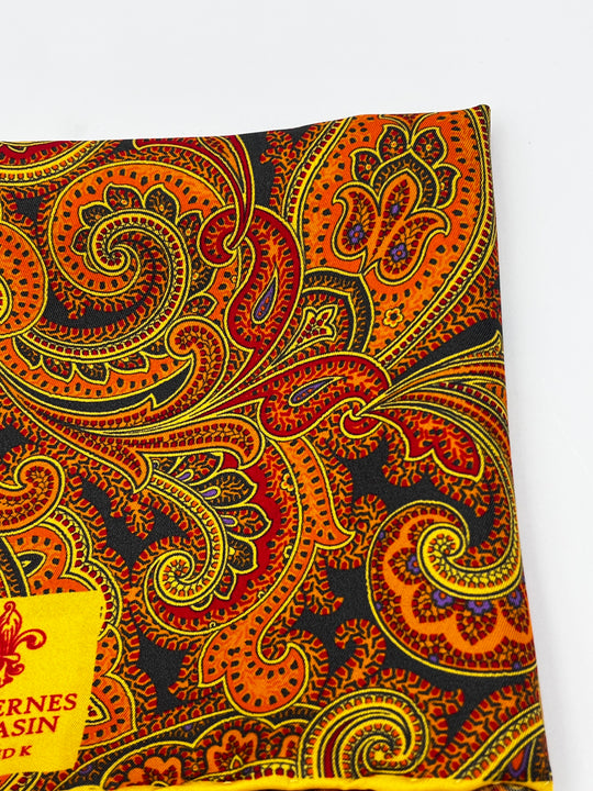 Orange lommeklud med paisley mønster