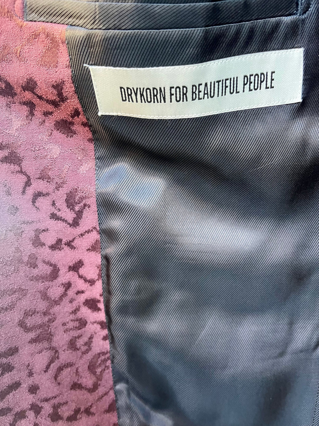 Bordeaux herrejakkesæt i leopard jacquard