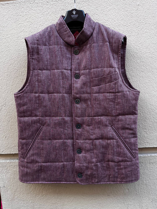 Kviltet outdoorvest, meleret bordeaux i sildebensmønster – by David K