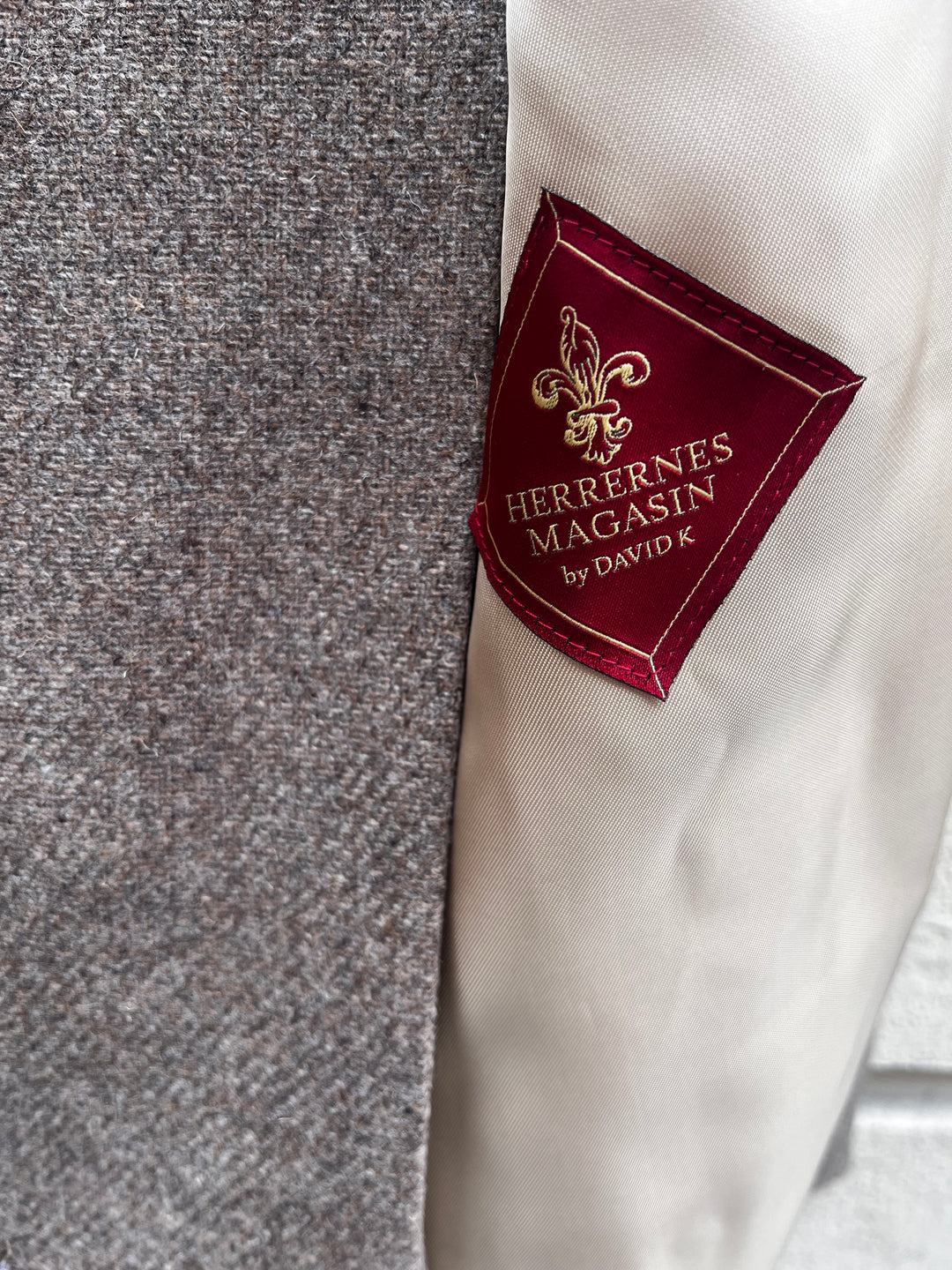 Brun overshirt suit i uld tweed – by David K