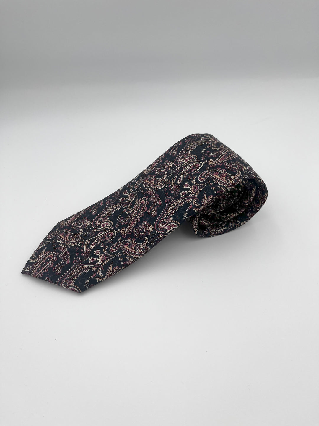 Sort silkeslips med brun og beige paisley, kontrastspidsen bagpå, by David K