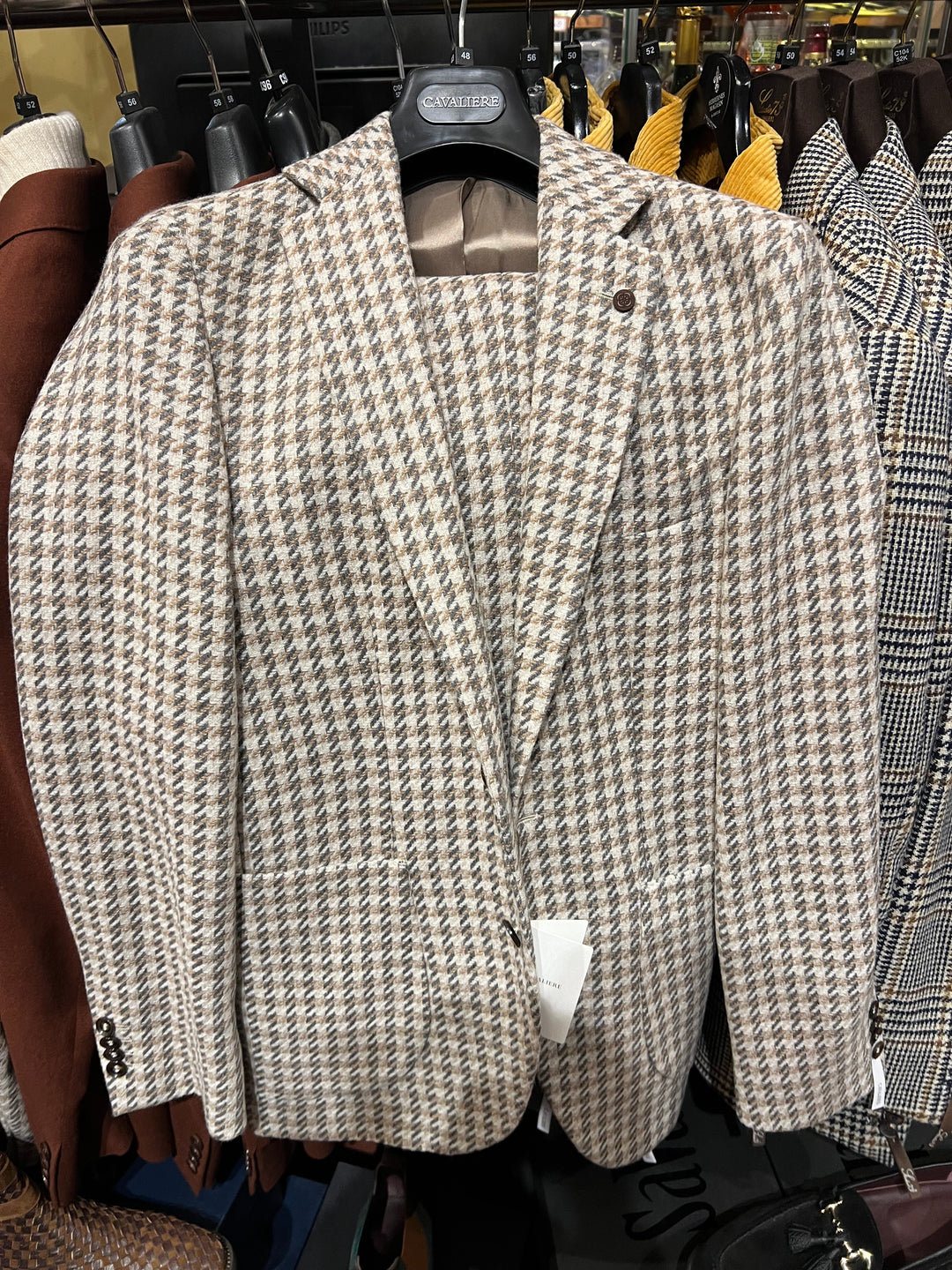 Lyst houndstooth jakkesæt i uld/silke by DavidK
