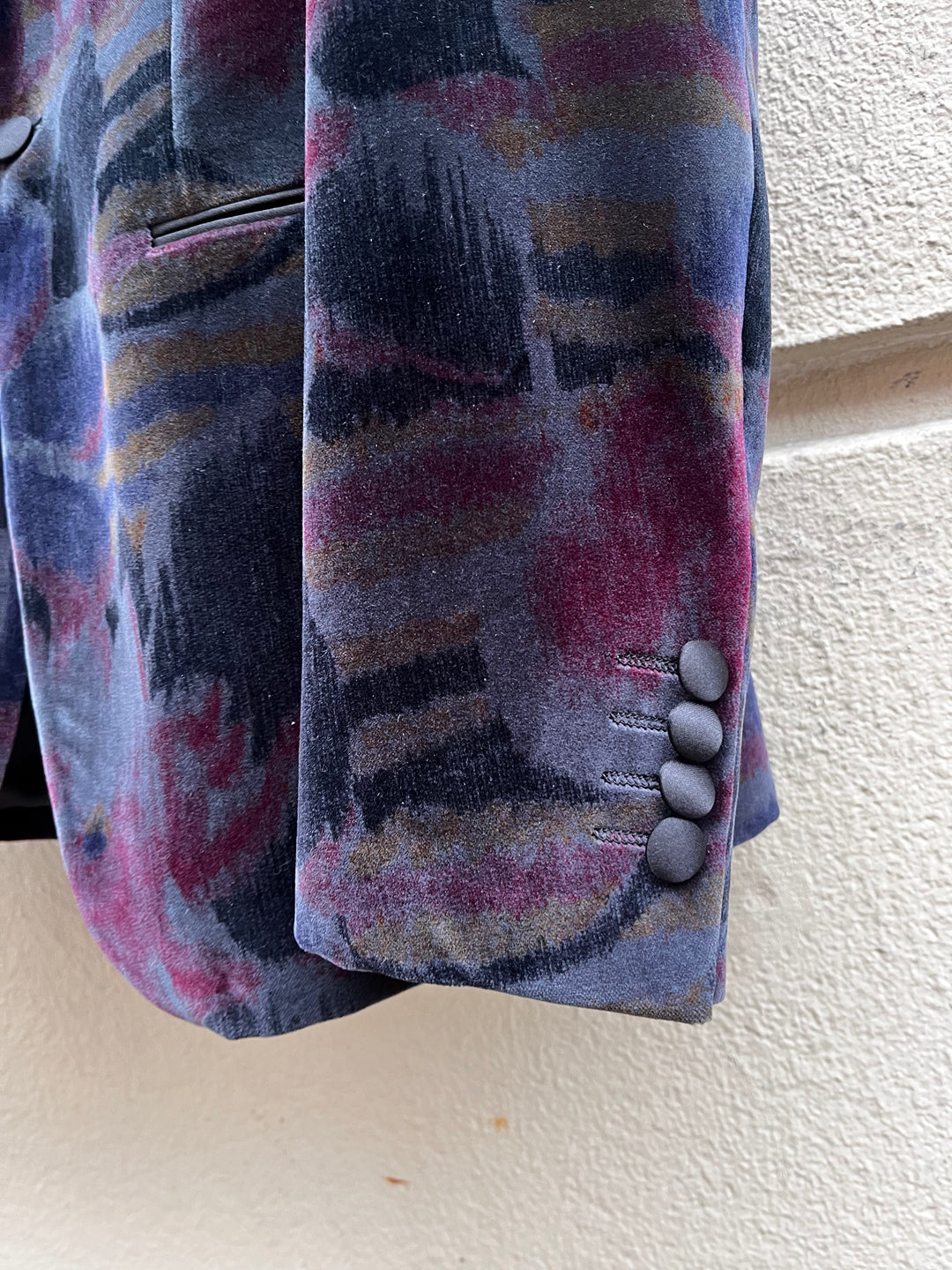 Flerfarvet grafisk velour smokingblazer - silke spidsreveres (bordeaux, navy, grøn, sort)