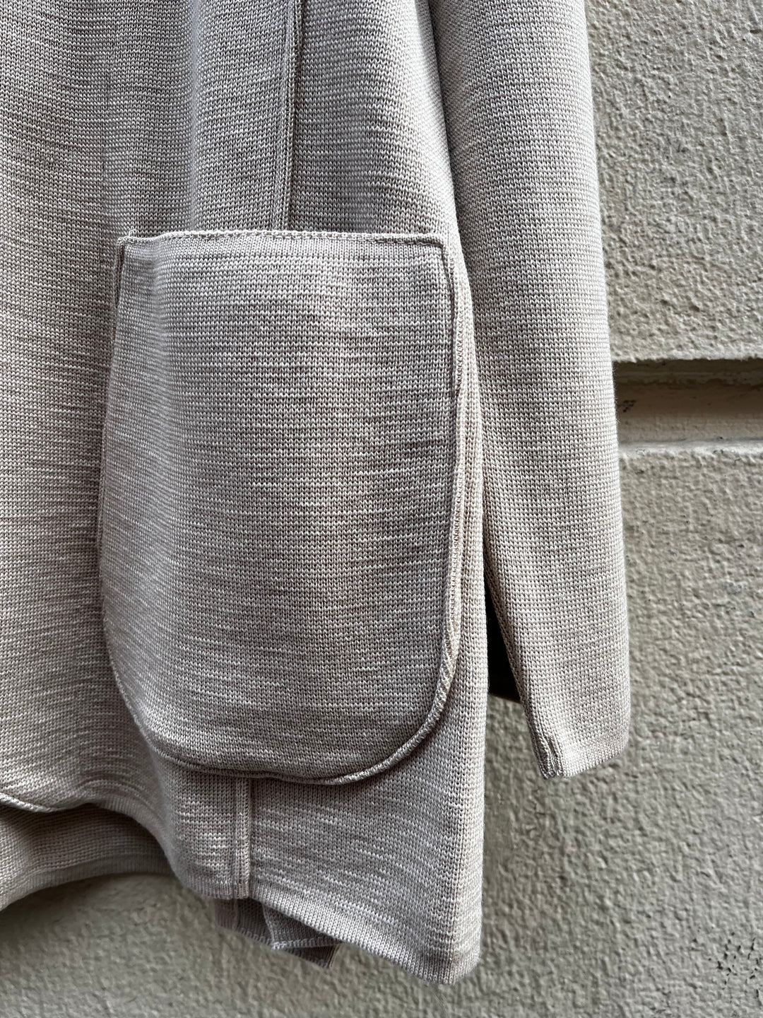 Sand-coloured Italian knit blazer with patch pockets