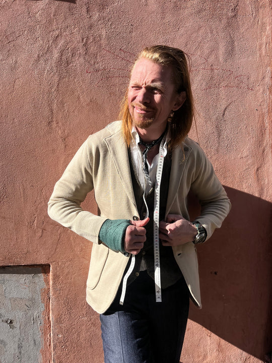 Sand-coloured Italian knit blazer with patch pockets