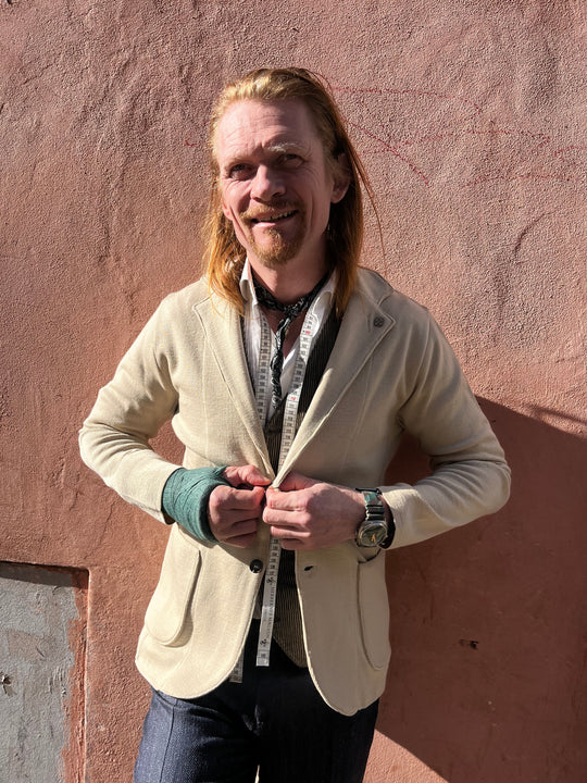 Sand-coloured Italian knit blazer with patch pockets