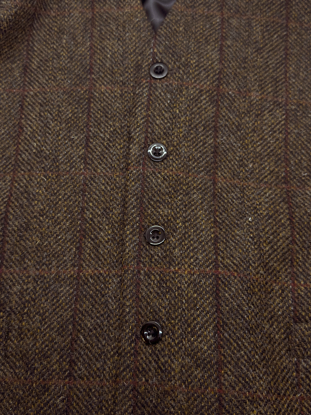 Front&Back Tweed Vest i Brun med Bordeaux og Orange Striber/Tern