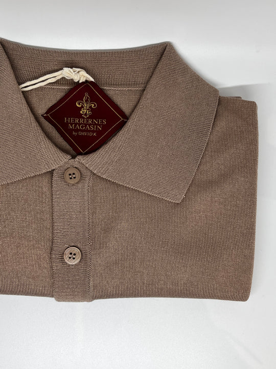 Light brown polo in fine knit - by David K
