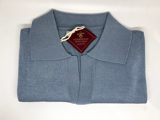 Blue polo with resort collar in fine knit - by David K