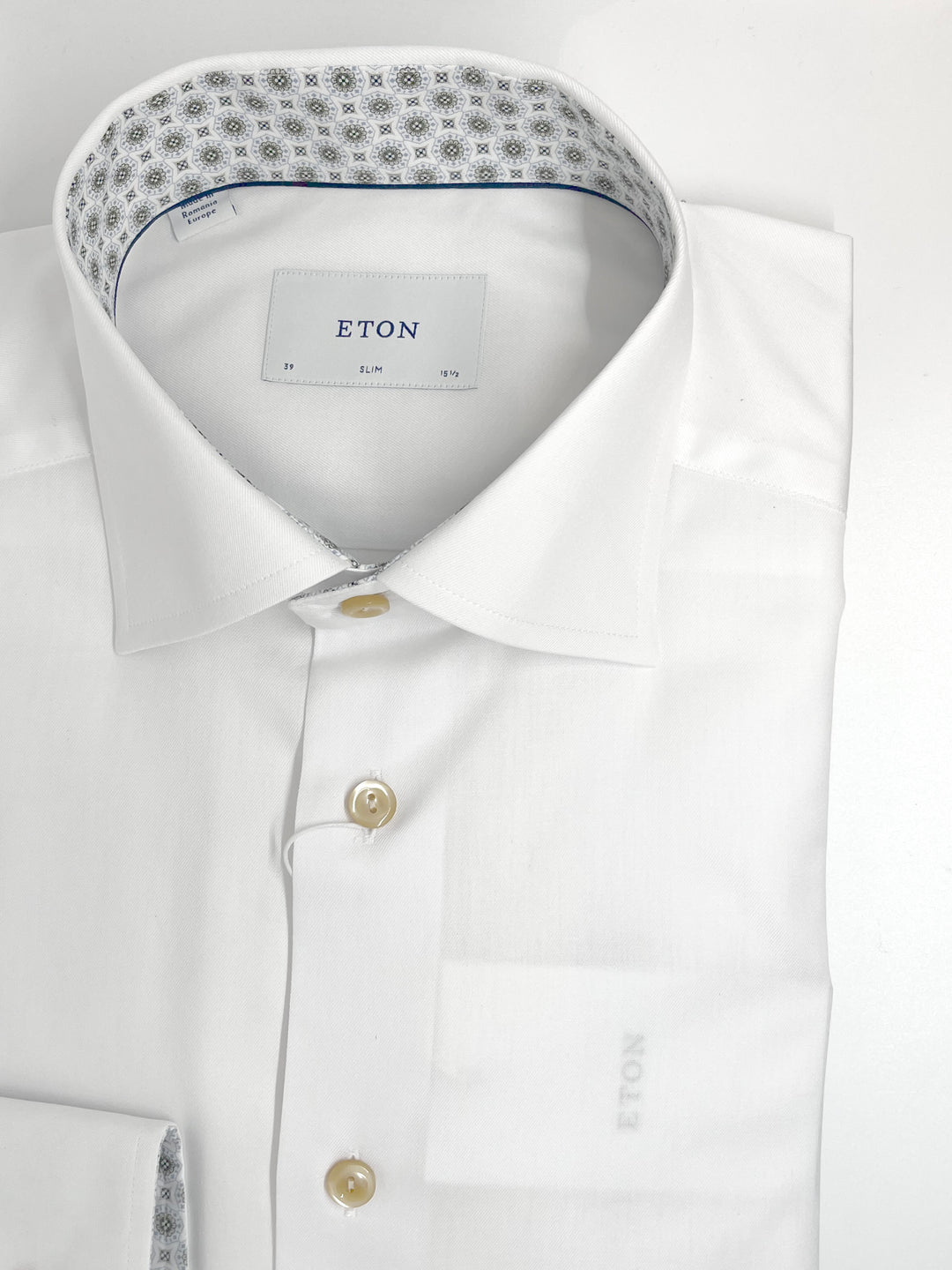 Men's white Oxford shirt with patterned collar and cuffs - contemporary fit