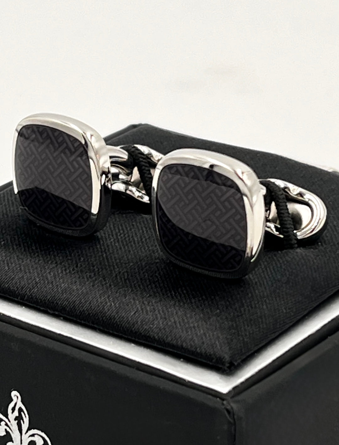 Cufflinks "ROUND BLACK" in silver/black