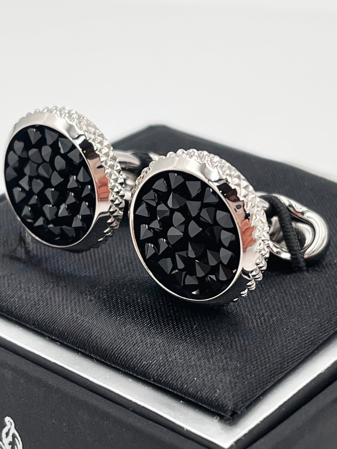Cufflinks "ROUND BLACK" in silver/black