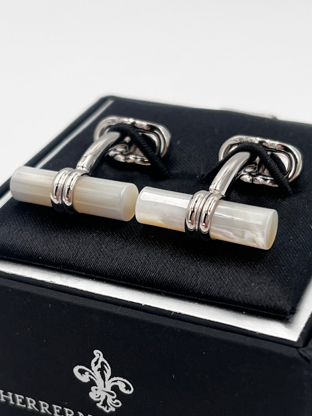 Cufflinks "ROUND BLACK" in silver/black