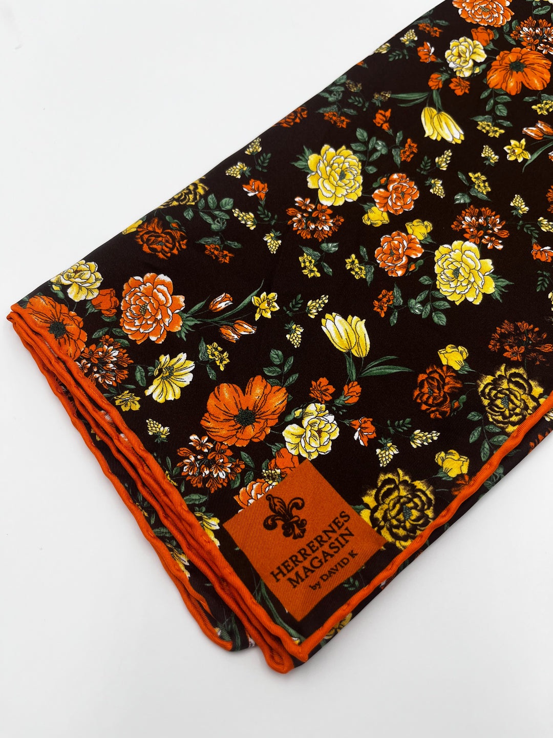 Charm cloth black with white paisley