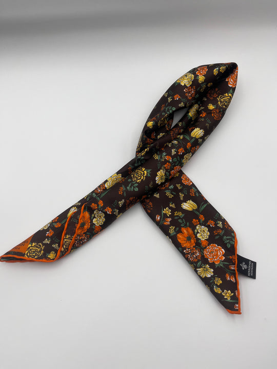 Charm cloth black with white paisley