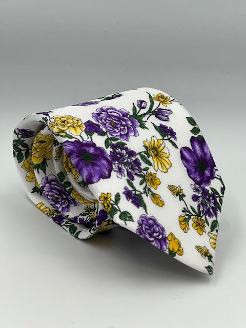 Slips - Hvid med lilla og gule blomster