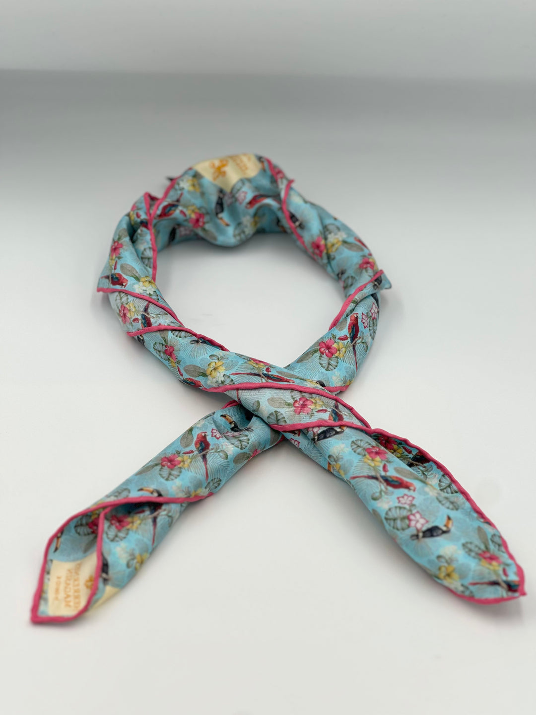 Charm cloth black with white paisley