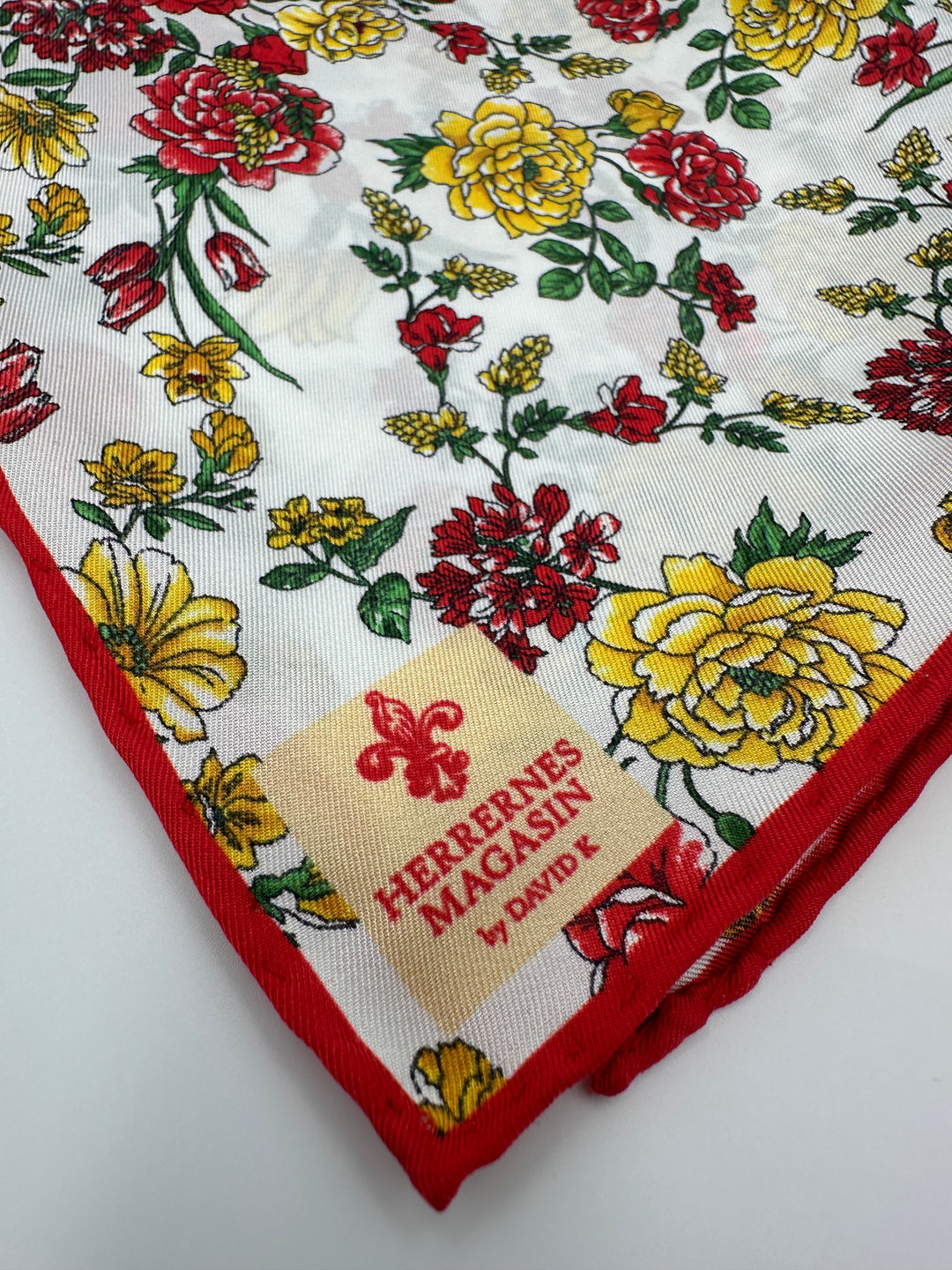 Pocket Square D.915.6.33x33