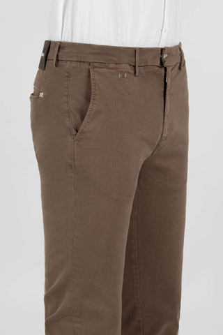 Chinos LUIS Regular fit i farven: TOPSOIL